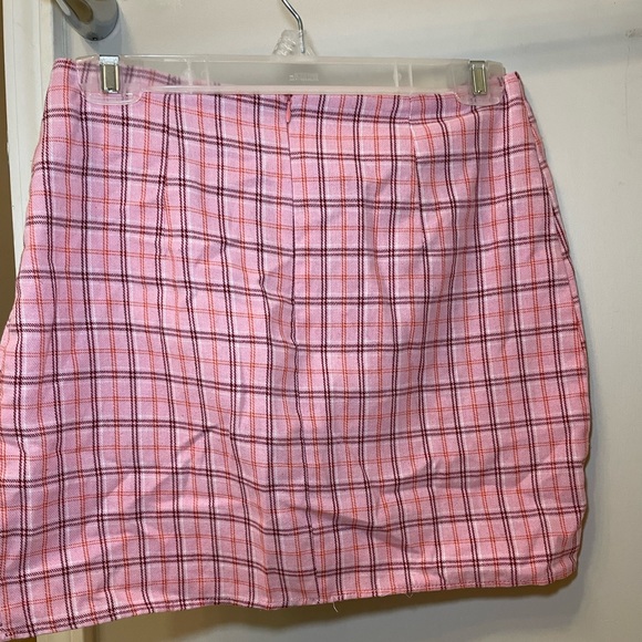 pink plaid mini skirt - Picture 2 of 2